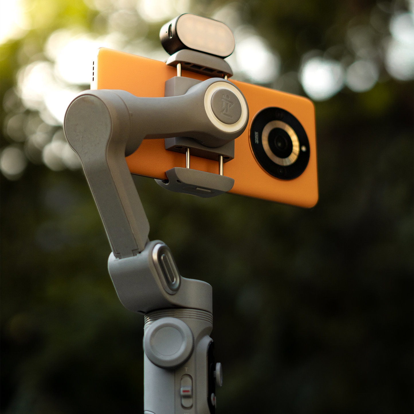 IZI GO-X 3-Axis Gimbal Online: OLED Display, LED Light, AI Tracking - IZI