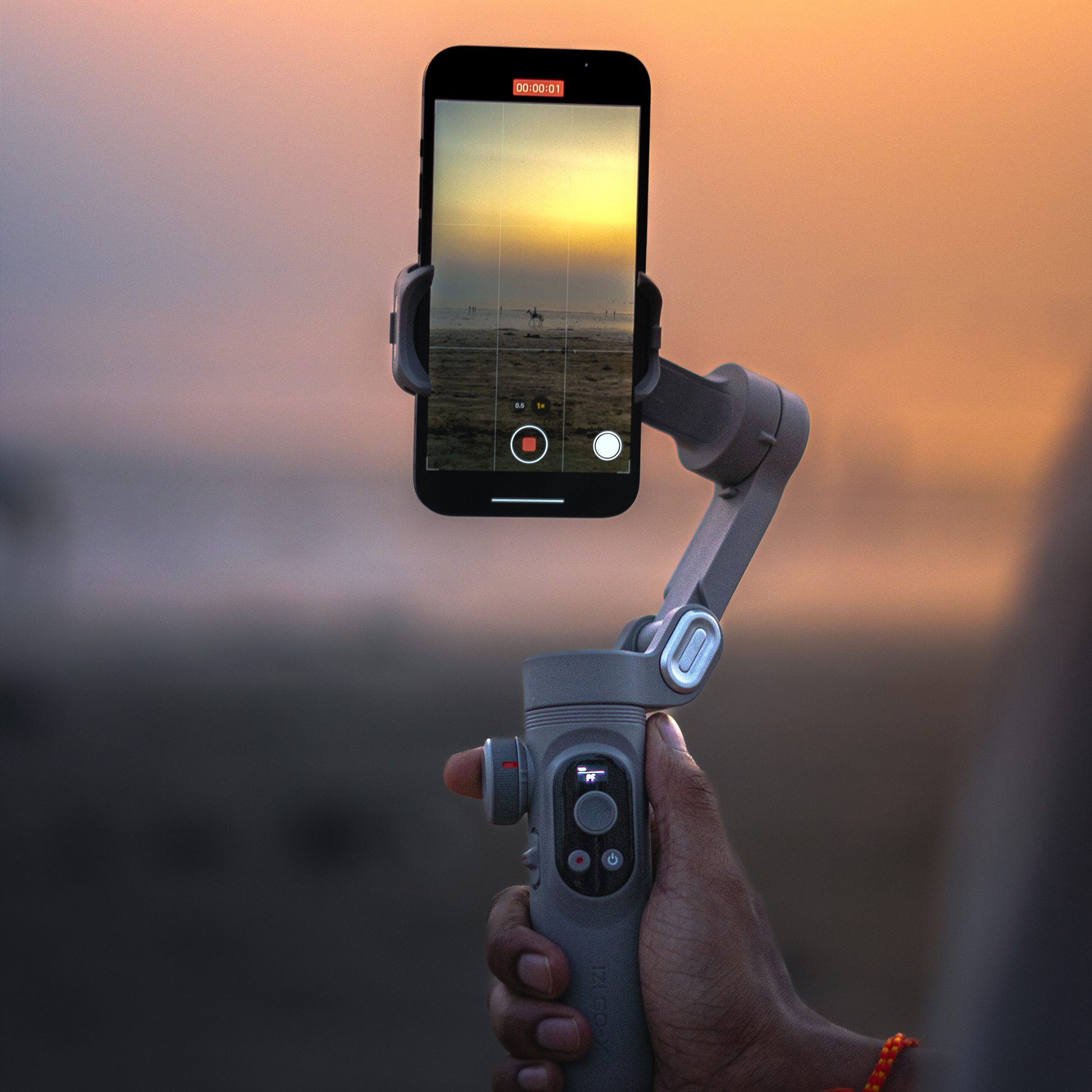 IZI GO-X 3-Axis Gimbal Online: OLED Display, LED Light, AI Tracking - IZI